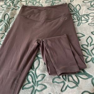 NWOT. Scrunch butt leggings.